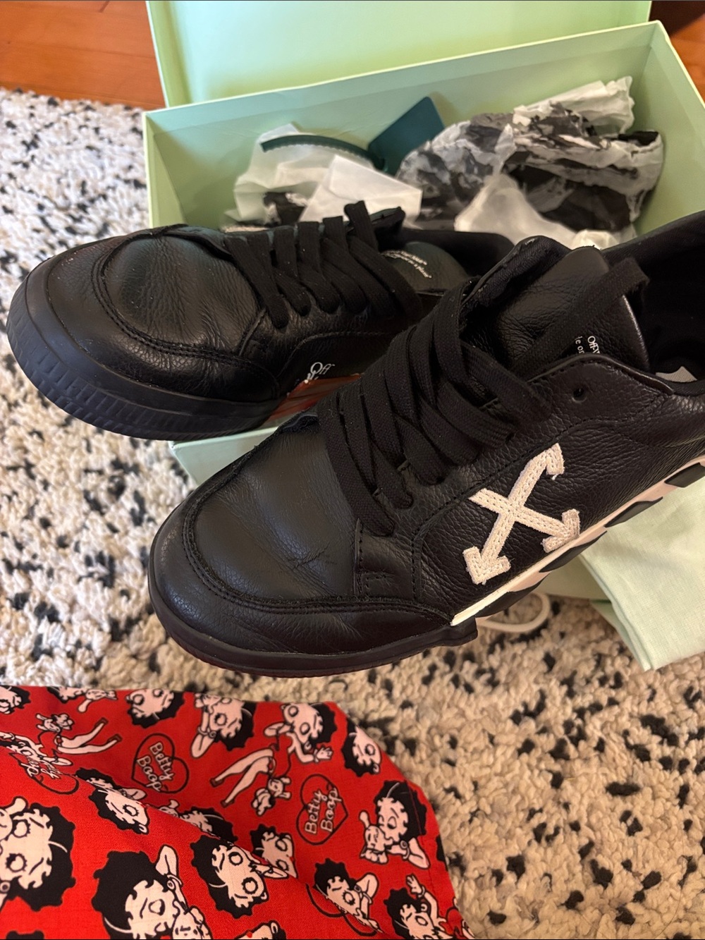 Off White Women and Men’s Black Sneaker Shoes